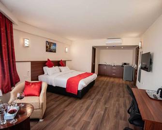 The Crossroads Hotel, Westlands - Найробі - Спальня