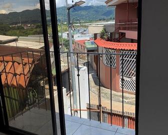 Moderno Apartamento en la Ciudad - Curridabat - Balcón