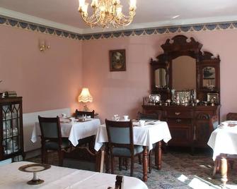 Grove Farm House - איניסטיוג - מסעדה