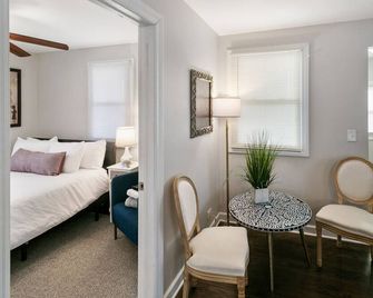 Great For Families DT Libertyville near Naval Base - Libertyville
