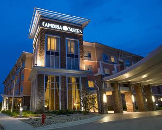 Cambria Hotel Rapid City near Mount Rushmore - ראפיד סיטי - בניין