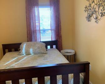 The Beanstalk Cottage - Dayton - Bedroom