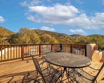 Foothills Retreat- Patios, Rooftop Deck, Quiet, 2br - Santa Fe - Balcon