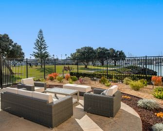 Hampton Inn Channel Islands Harbor - Oxnard - Rakennus
