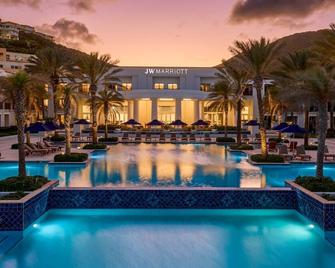 Dawn Beach Club Luxury 3 Bed Beachfront Condo with Pool at JW Marriott - Philipsburg