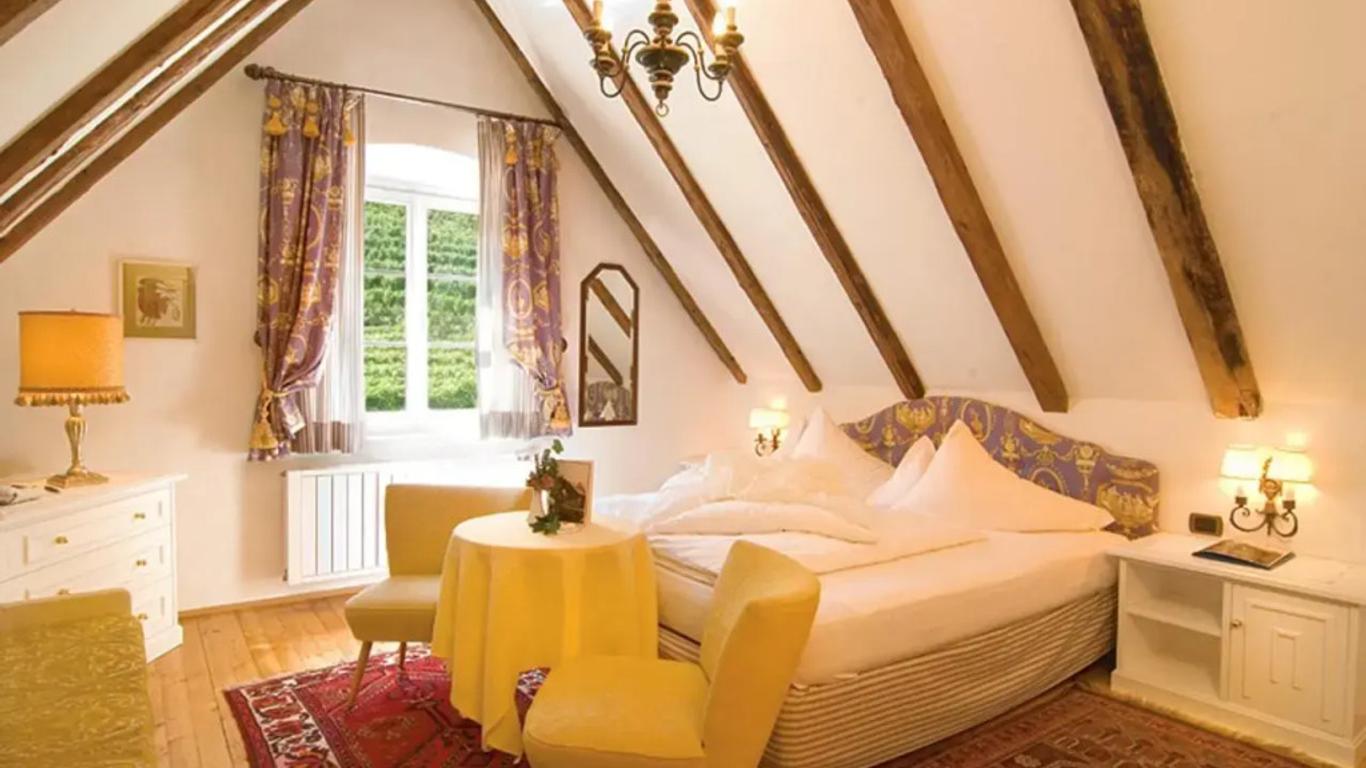 شلوس هوتل كورب