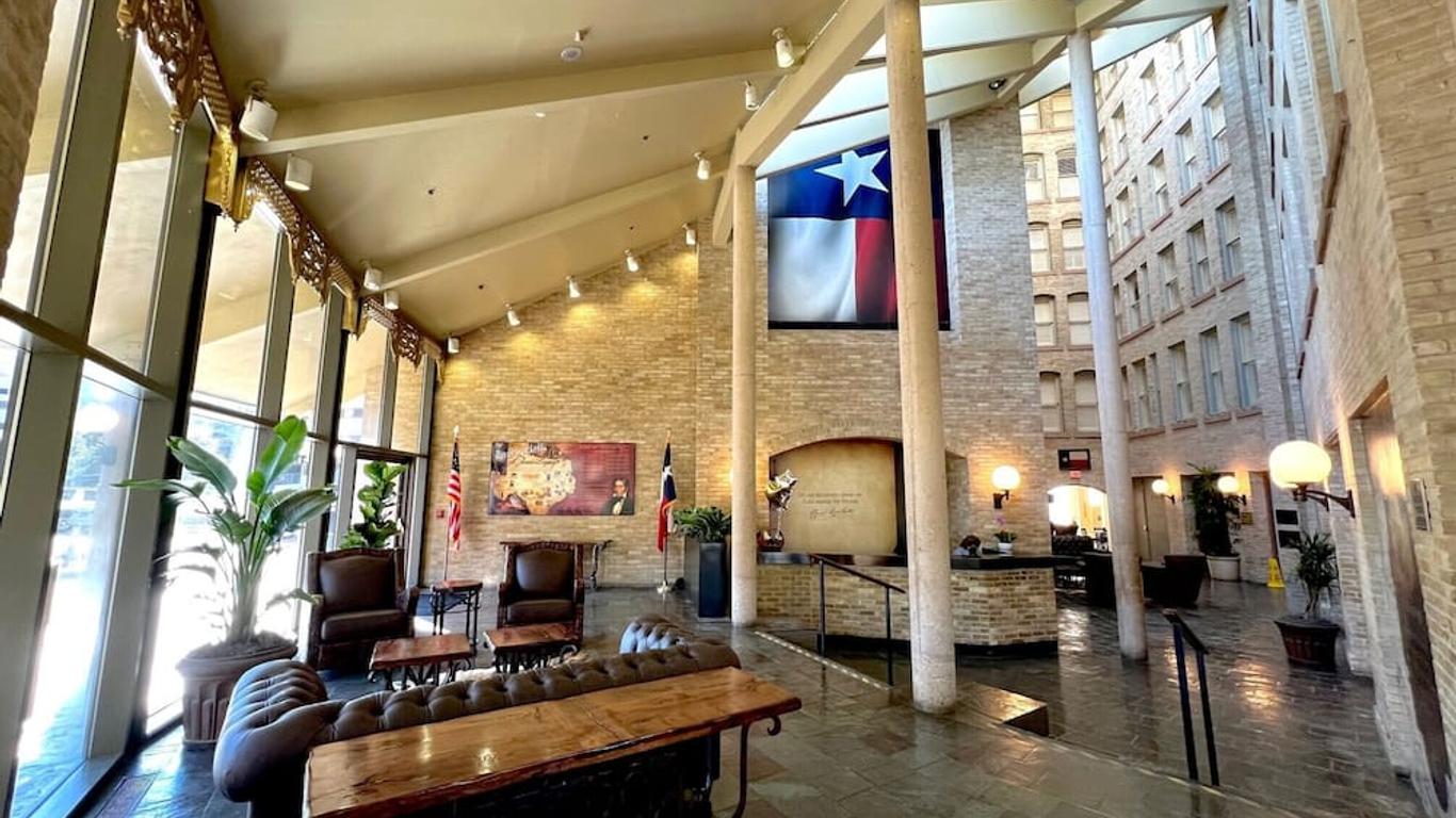 The Crockett Hotel