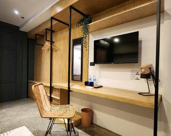 Prince Express Inn - Bogo City - Schlafzimmer