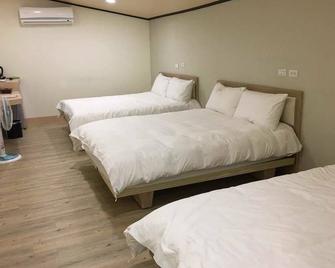 Forest - Manzhou Township - Bedroom