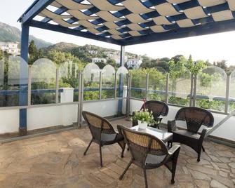 Captain Ikaros - Agios Kirykos - Balcon