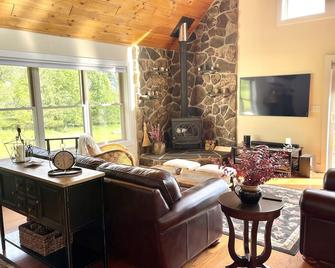 Western Sullivan country home, beautiful views - Callicoon - Sala de estar