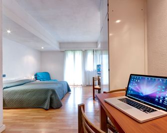 普利穆拉公寓酒店 - 佩斯卡塞羅利 - 臥室