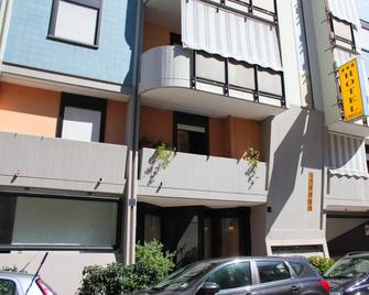 Hotel Cristal - Bari - Bina
