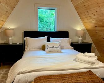 The Tiny Mansion: New A-Frame! Secluded, Great Getaway in Dahlonega! - Dahlonega - Bedroom