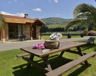 El Puentuco - Villacarriedo - Patio