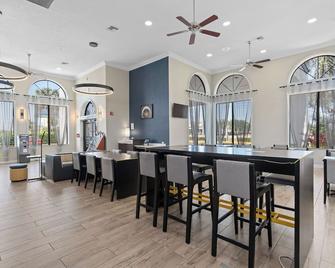 Baymont by Wyndham Orlando East - Orlando - Bar
