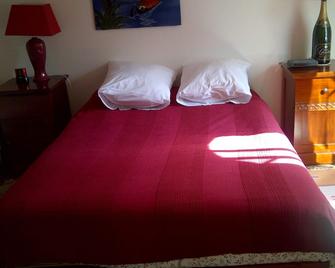Beautiful Guest House - Voutenay-sur-Cure - Habitación