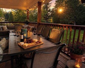 Caribou Lodge - Terrace