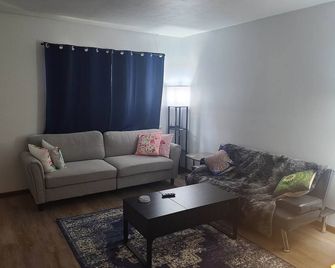 Centralia, Il Full 3 Br Home At Foundation Park Entrance - Centralia - Sala de estar