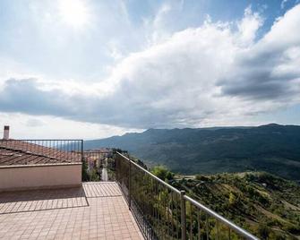 Borgo San pietro - Agnone - Балкон