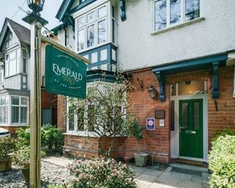 Emerald Stays UK at The Adelphi - Stratford-upon-Avon - Building