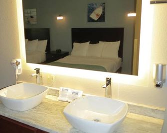 Edgewater Hotel and Suites - Put-in-Bay