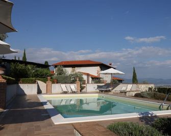 Apartment 2 rooms - 1 bathroom - sleeps 5 - wifi - pool - Serravalle Pistoiese - Pool