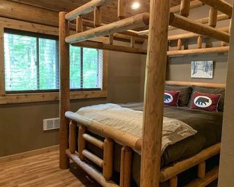 Aspen Cabin - Packwood - Bedroom
