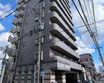 Rooms with a beautiful night view of Nagoya Station, 12 minutes walk from Nagoya Station, 3 minutes walk from Taikodori Station - Nagoya - Edificio