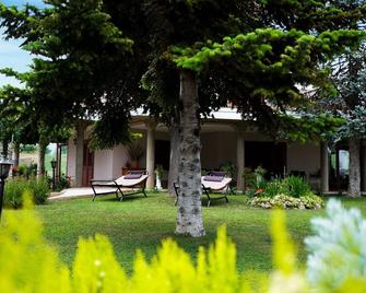 Beautiful apartment in villa for 6 guests with WIFI, TV, patio and parking - Roseto degli Abruzzi - Patio
