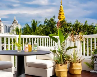 Rezen Retreat Yanyu Hotel Gaozhuang Starlight - Xishuangbanna - Balkon