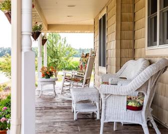 Sabamba Alpaca Ranch - Wrightstown - Patio