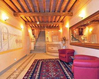 In The Heart Of Lucca Special Apartment - Lucca - Lobby