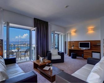 Hotel Lipa - Bol - Living room