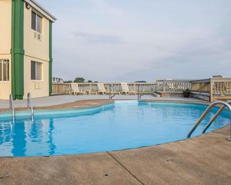 Quality Inn - Port Clinton - Bazén