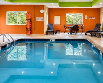 Hotel World Inn And Suites - Corbin - Pool