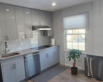 3 Bedroom Renovated Model House - New Hyde Park - Kitchen