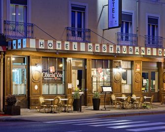 Contact Hôtel du Commerce et son restaurant Côte à Côte - Отен - Будівля