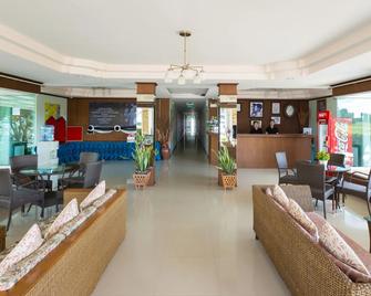 Khunyuw Hotel - Fang