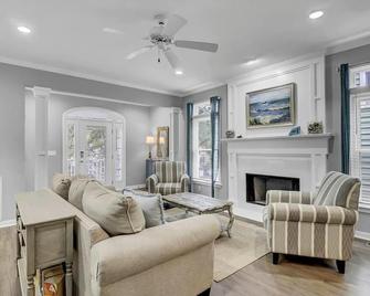 Grand Pavilion 71 by Wild Dunes, Home in Resort Core with Amenity Access - Isle of Palms - Living room
