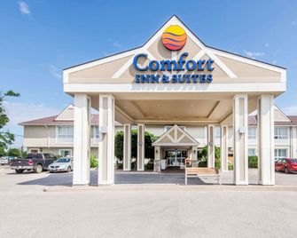 Comfort Inn & Suites - Collingwood - Building
