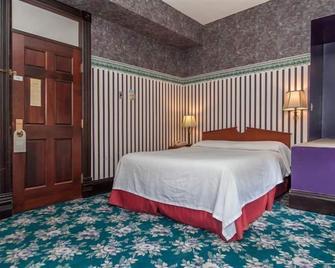 Historic Iron Horse Inn - Deadwood - Deadwood - Bedroom