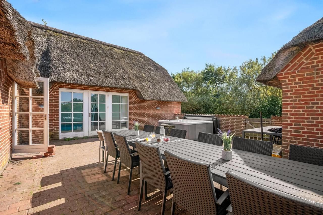 18-Person Pool House In Husby With Large Outdoor Hot Tub And Many Facilities – Ulfborg