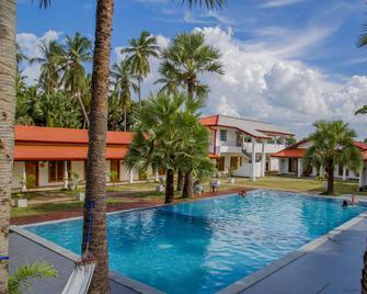 Palm Resort Nilaveli - Trincomalee - Pool