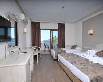 My Dream Hotel - מרמריס - חדר שינה