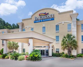 Baymont by Wyndham Henderson - Henderson - Building