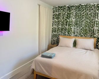 Charming 1-bedroom apartment in perfect Port Chester with AC, WiFi - Port Chester - Bedroom