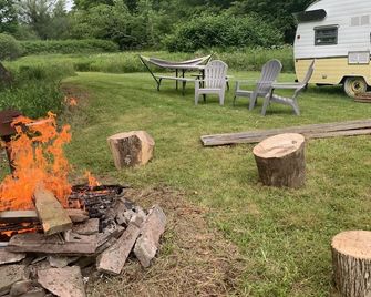 Glamping in the Catskills - Delhi - Patio