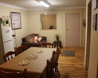 Westside Studio Apartments - Armidale - Eetruimte