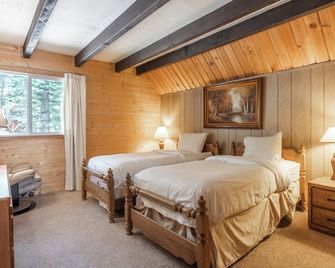 Chalet #11, Charming Ski in/ Ski Out Steps to the - Mammoth Lakes - Chambre
